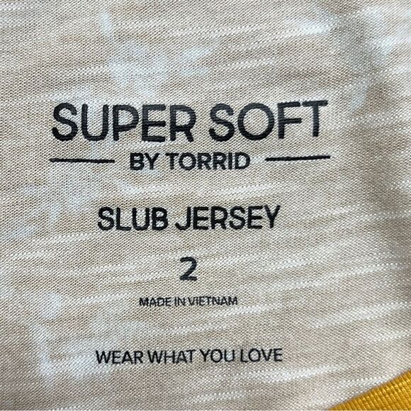 Torrid NWT Yellow Floral Tiered Babydoll Blouse 0669 - Picture 11 of 13